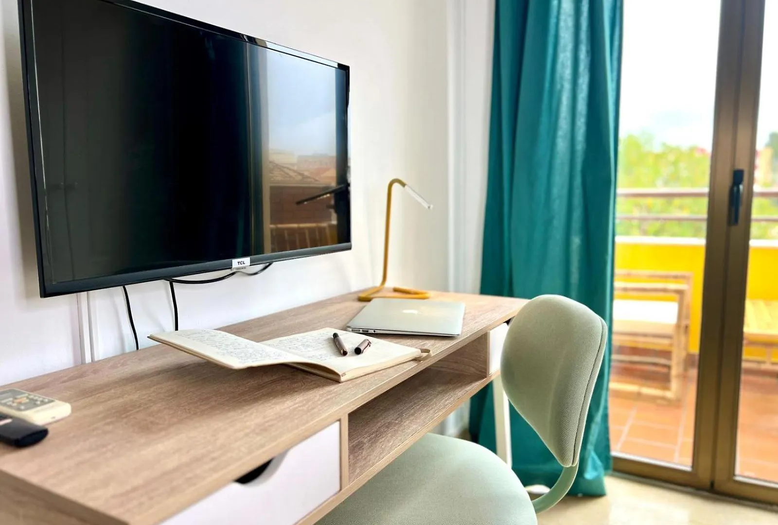 Urban Retreat With Views & Terrace Apartment Malaga