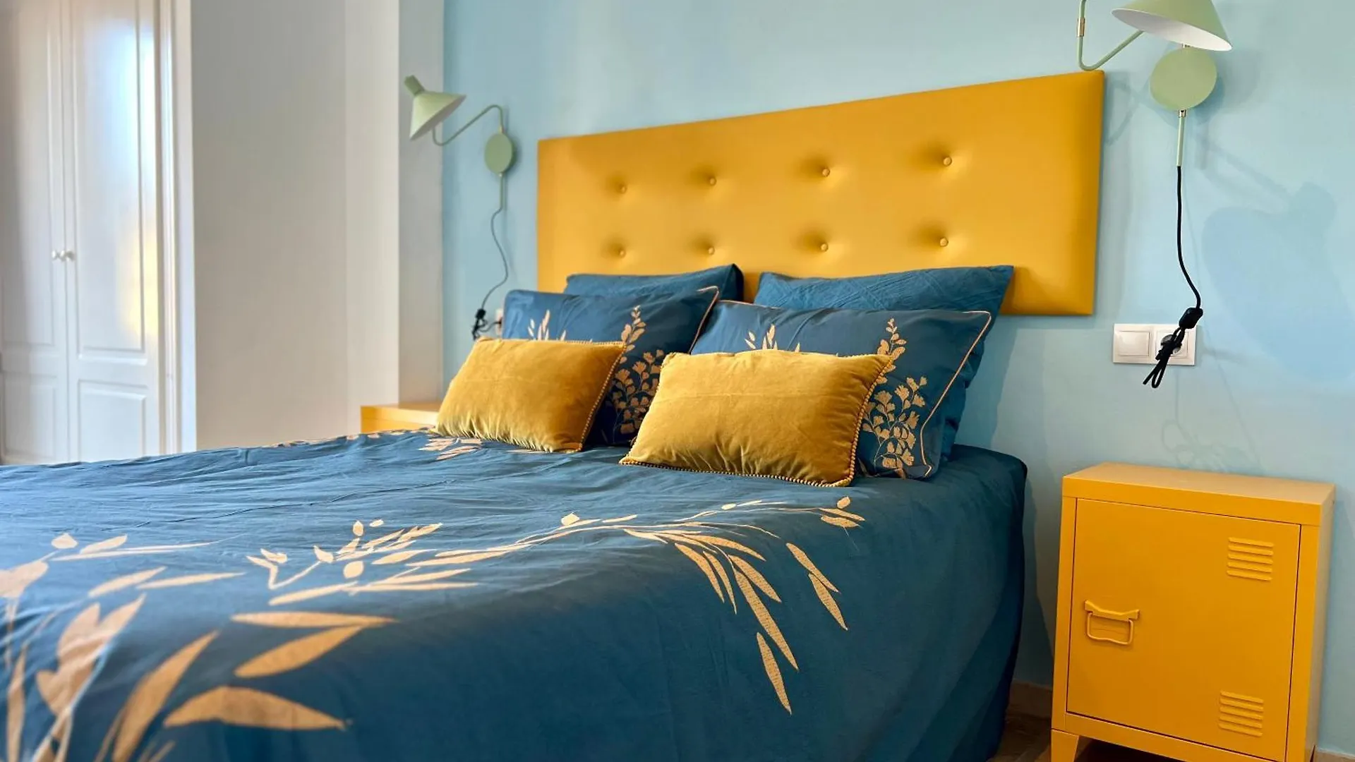 Urban Retreat With Views & Terrace Apartment Malaga