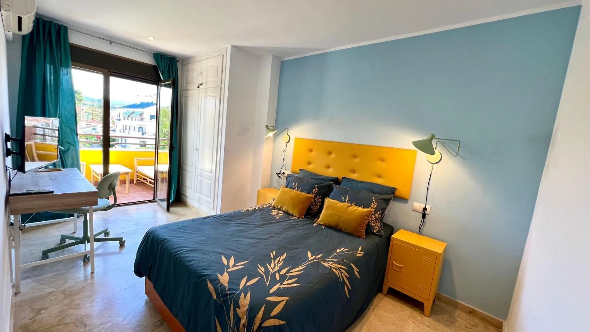 Urban Retreat With Views & Terrace Apartment Malaga Spain