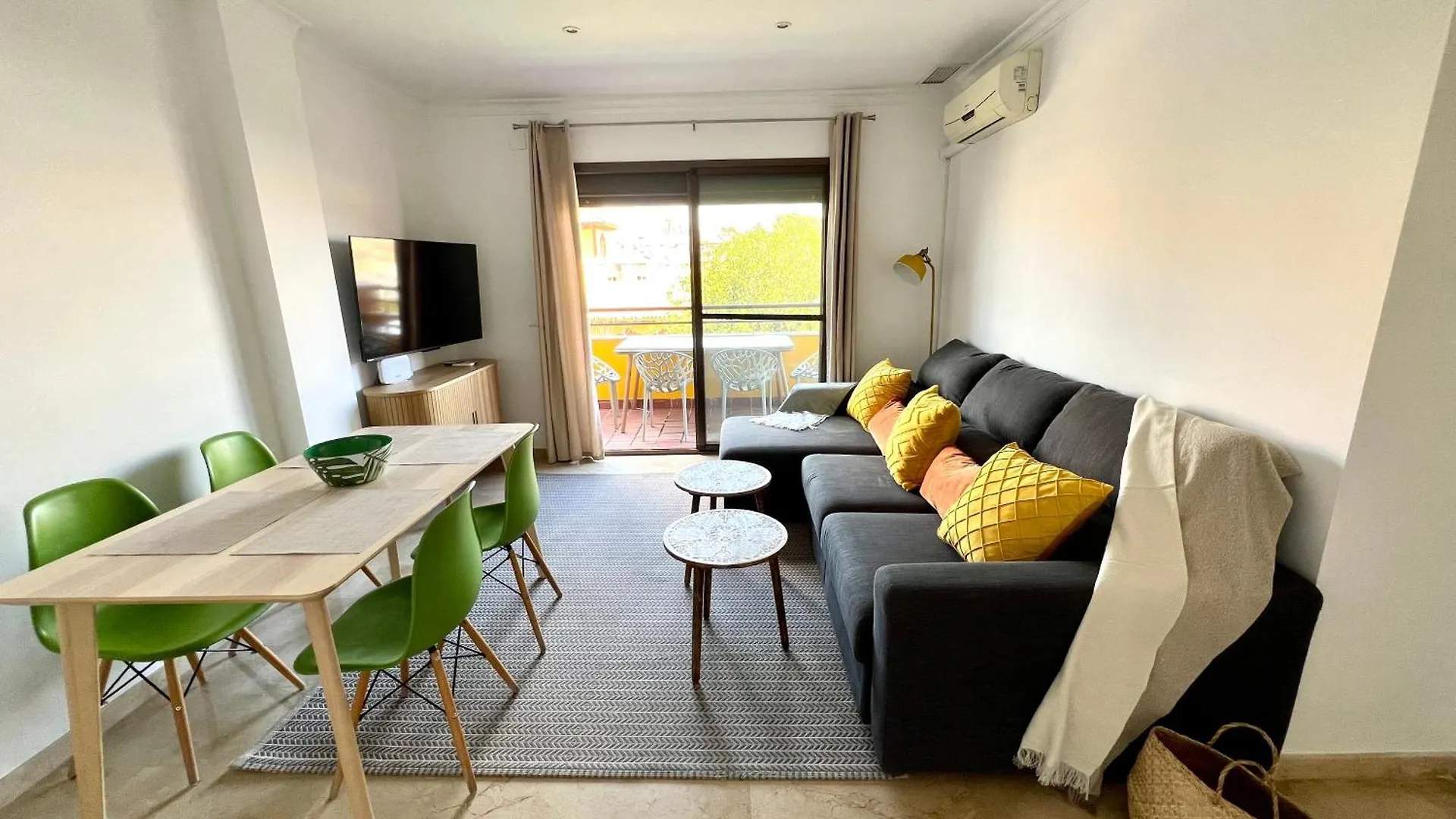 Urban Retreat With Views & Terrace Apartment Malaga Spain